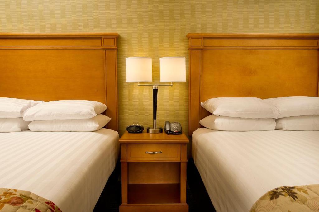 Pear Tree Inn Kansas City Overland Park أوفرلاند بارك الغرفة الصورة